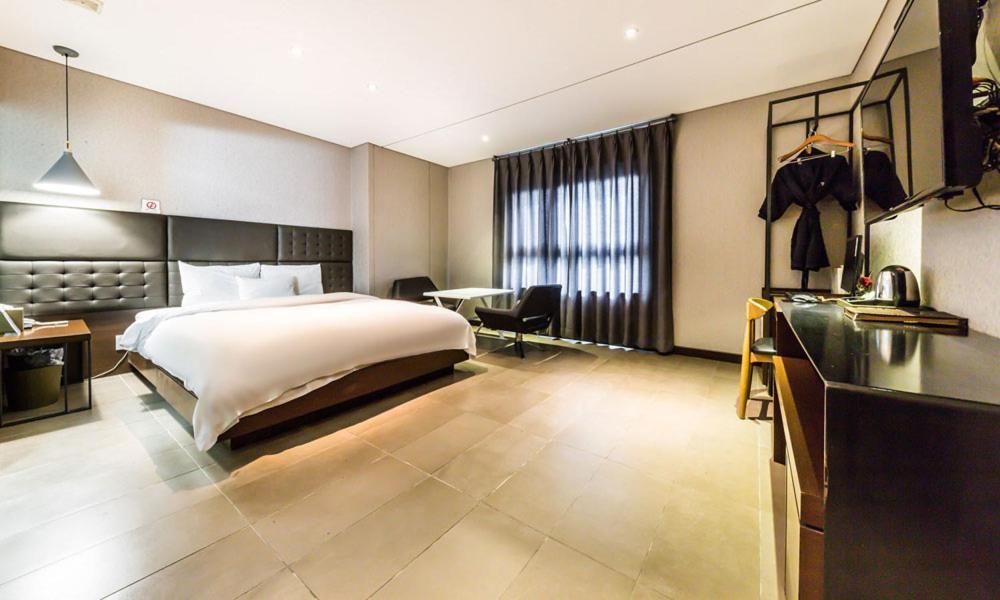 Yeongdeungpo Lifestyle F Hotel Seoul Exterior photo