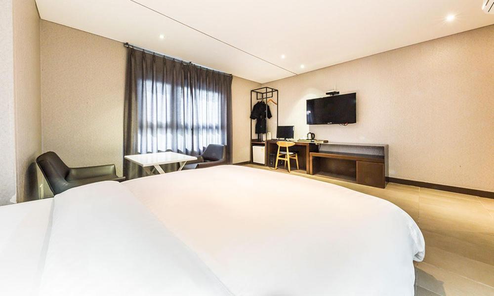 Yeongdeungpo Lifestyle F Hotel Seoul Exterior photo
