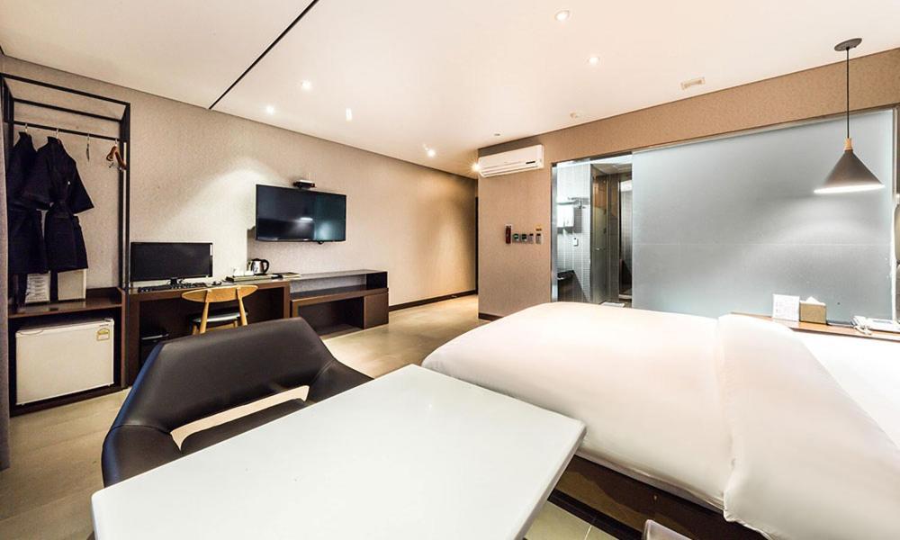 Yeongdeungpo Lifestyle F Hotel Seoul Exterior photo