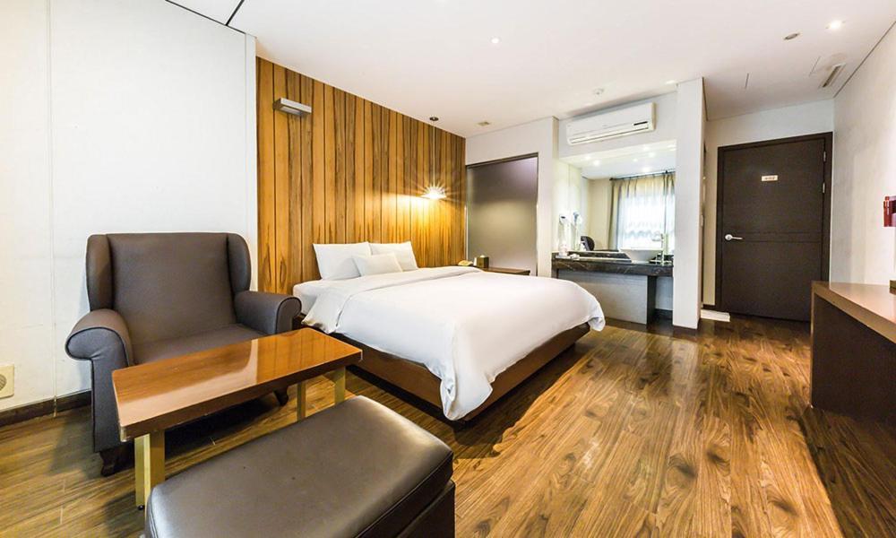 Yeongdeungpo Lifestyle F Hotel Seoul Exterior photo