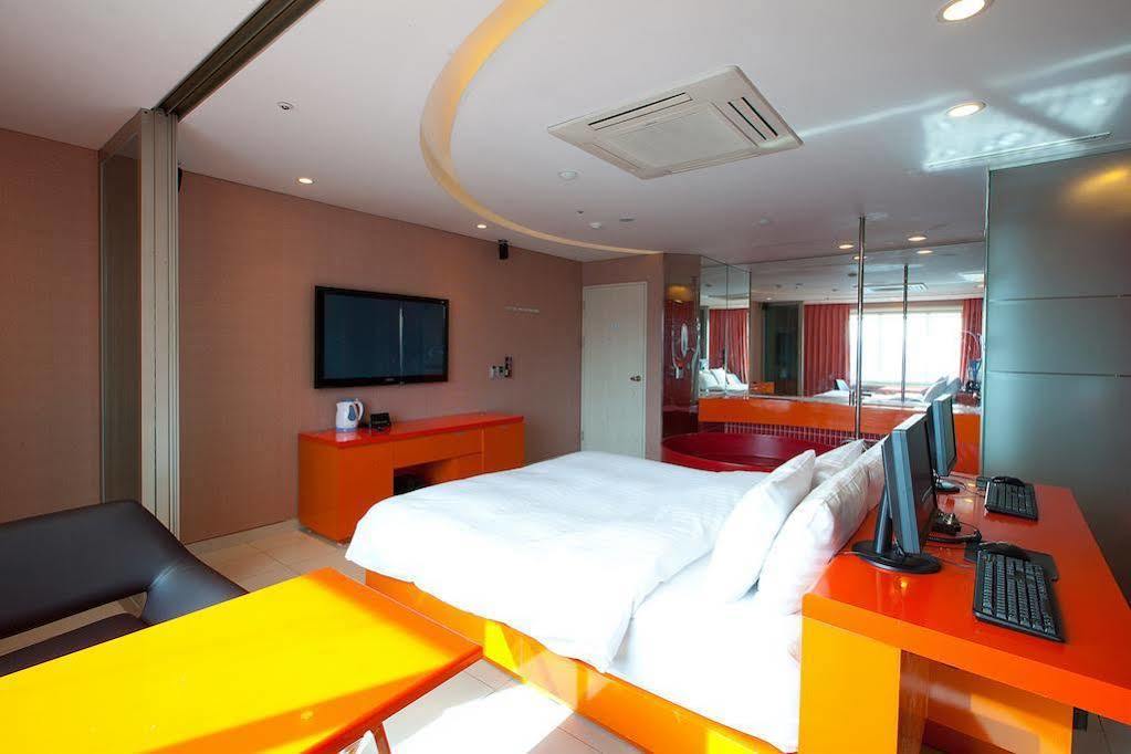 Yeongdeungpo Lifestyle F Hotel Seoul Exterior photo