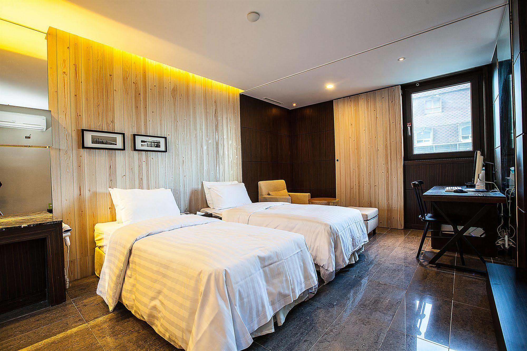Yeongdeungpo Lifestyle F Hotel Seoul Exterior photo