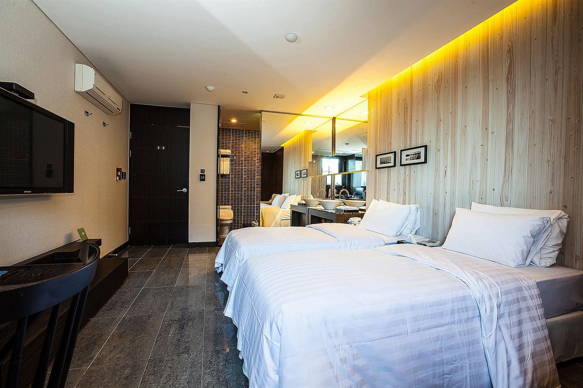 Yeongdeungpo Lifestyle F Hotel Seoul Exterior photo