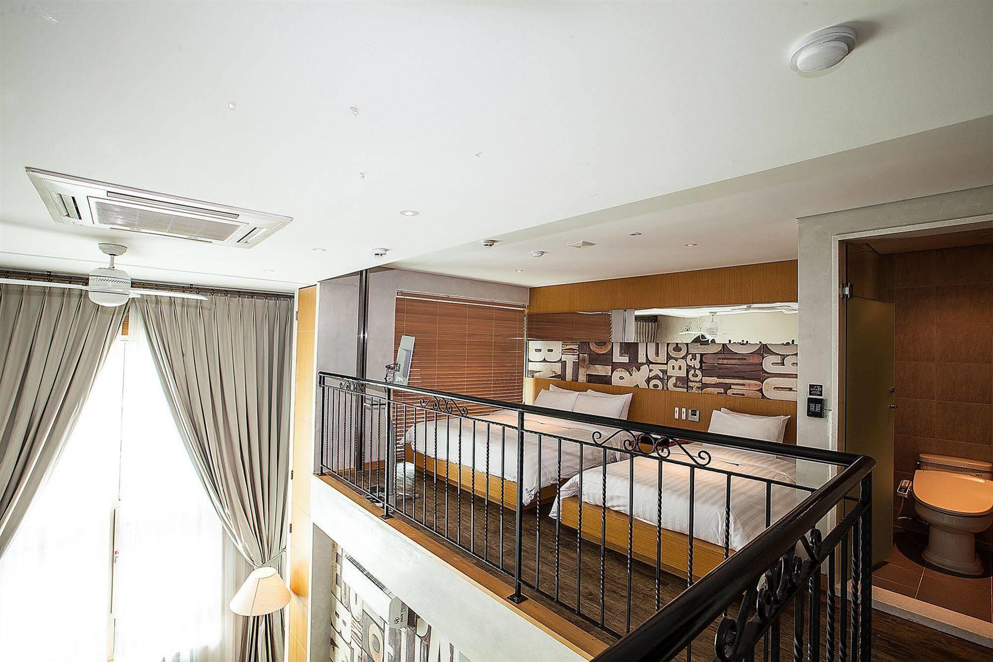 Yeongdeungpo Lifestyle F Hotel Seoul Exterior photo