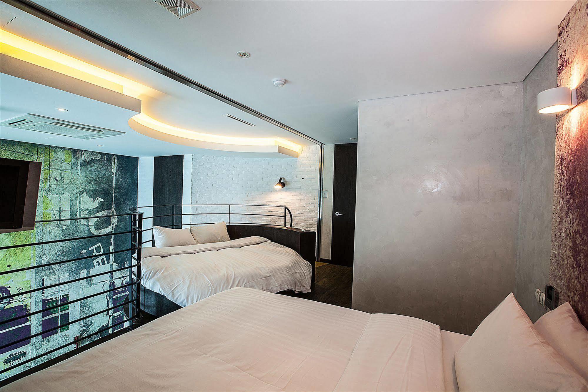 Yeongdeungpo Lifestyle F Hotel Seoul Exterior photo