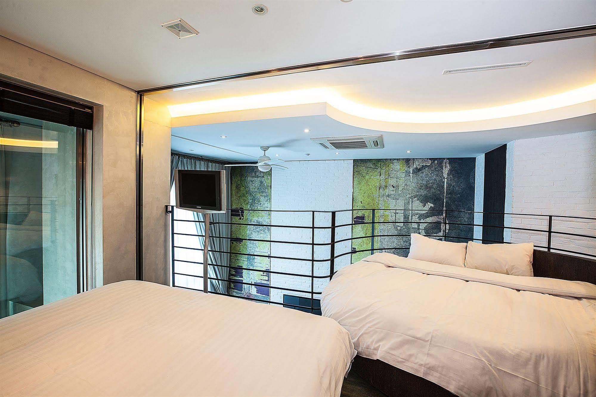 Yeongdeungpo Lifestyle F Hotel Seoul Exterior photo