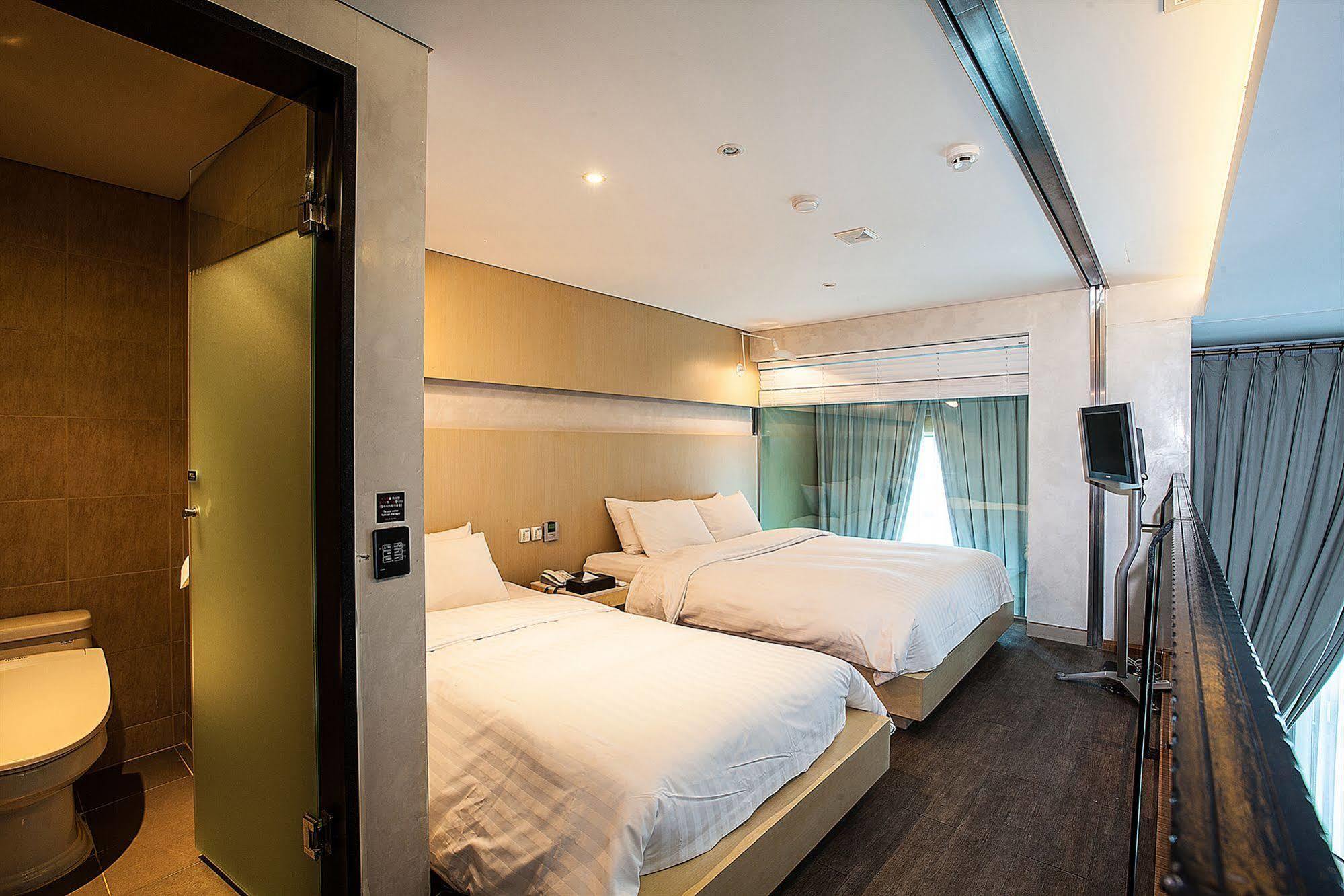 Yeongdeungpo Lifestyle F Hotel Seoul Exterior photo